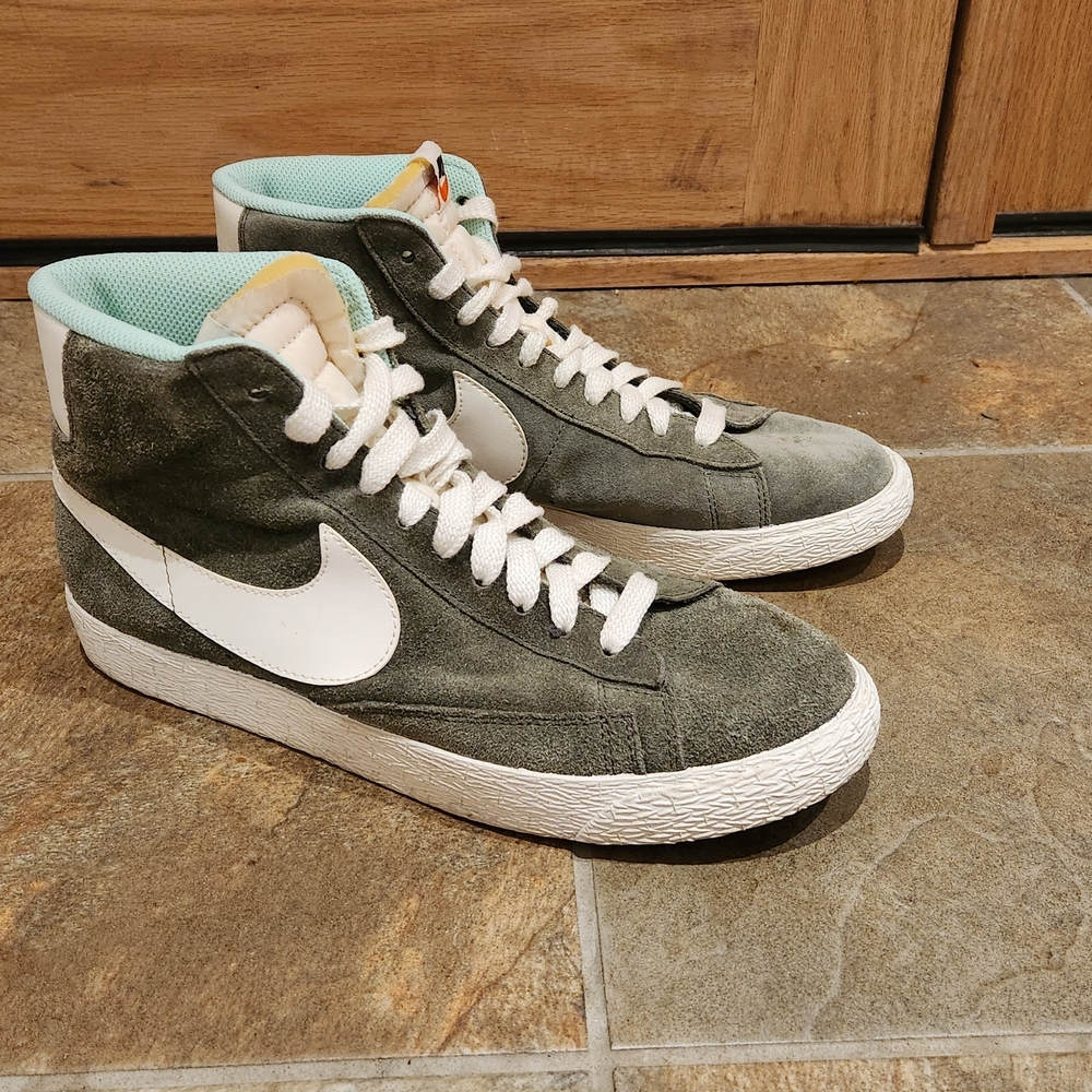 Nike X J.Crew Blazer '77 Mid Suede Olive Green